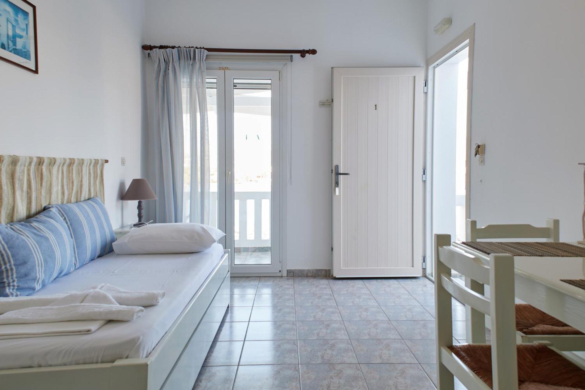 Apartment Theologos *